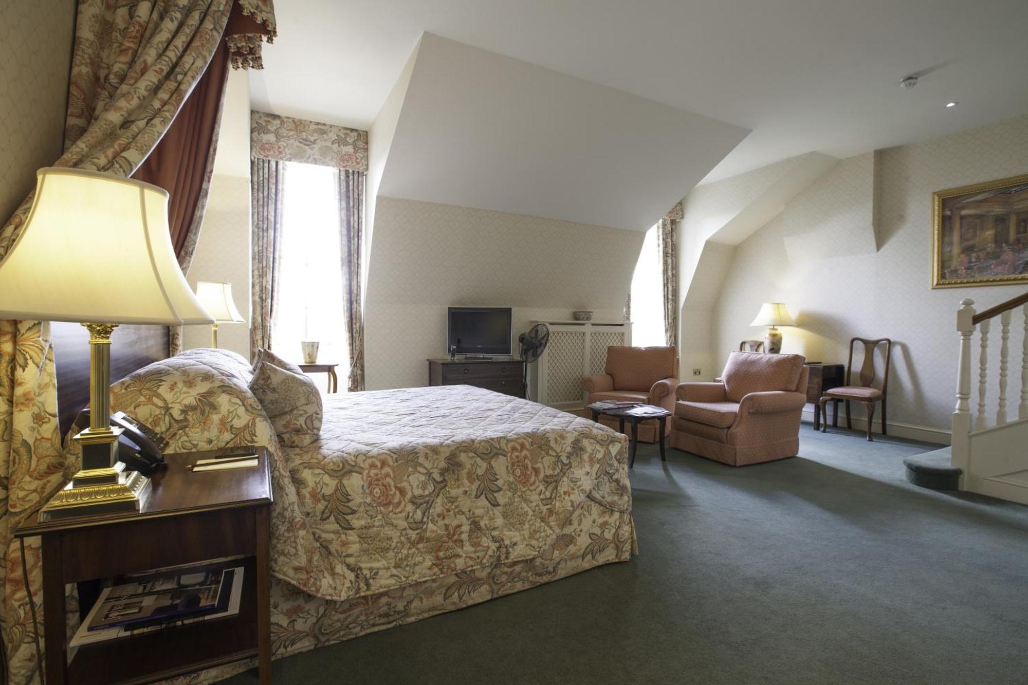 Mansion Junior Suite,1339040930:JPEG